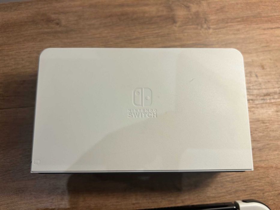 Nintendo Switch Oled + 4 jogos + caixa + bolsa – Excelente estado
