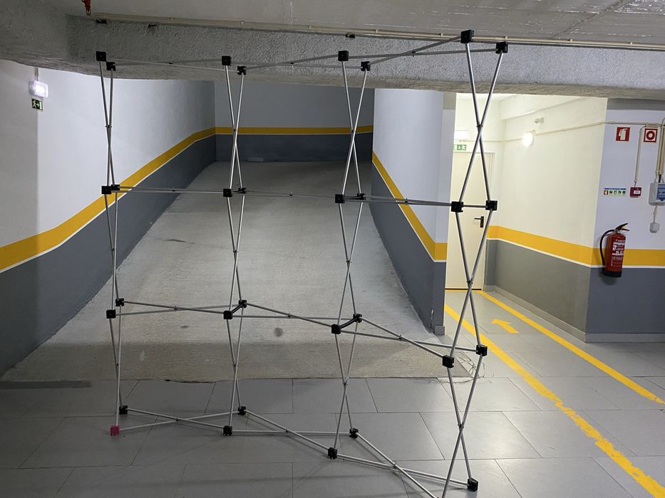 Stand expositor, banners e balcão