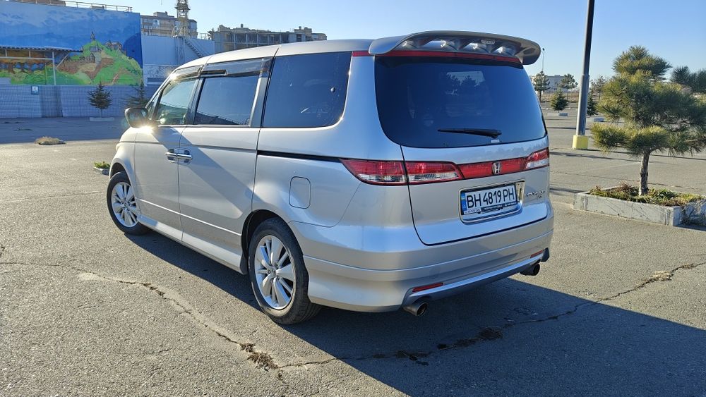 Продам Honda Elysion