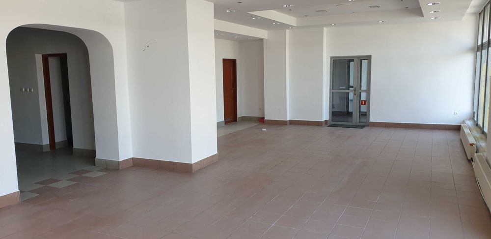 Lokal przy głównej ulicy - 150m.kw.