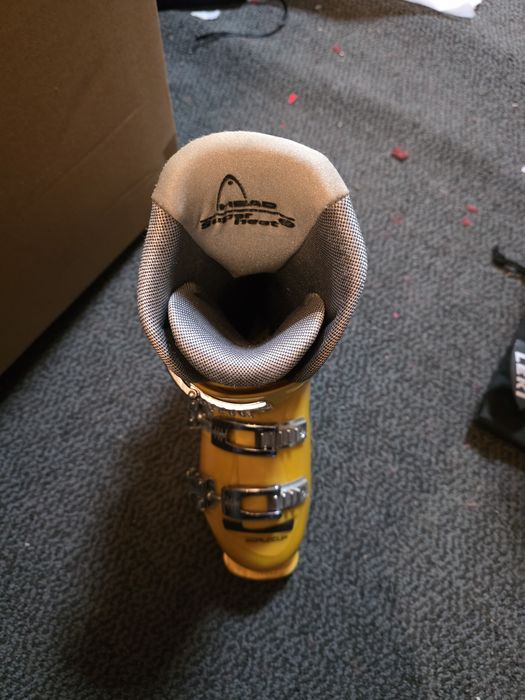 Head 24 twarde buty dla zaawansowanych