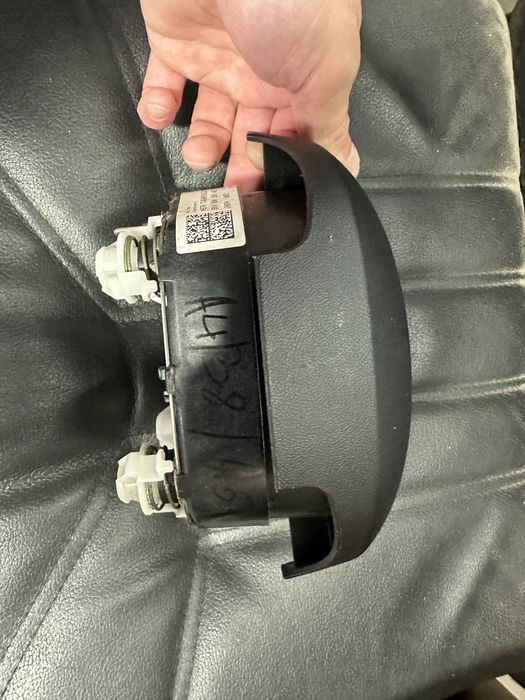 Подушка в руль audi a4 b8 a5 рест 8K0 880 201 AE