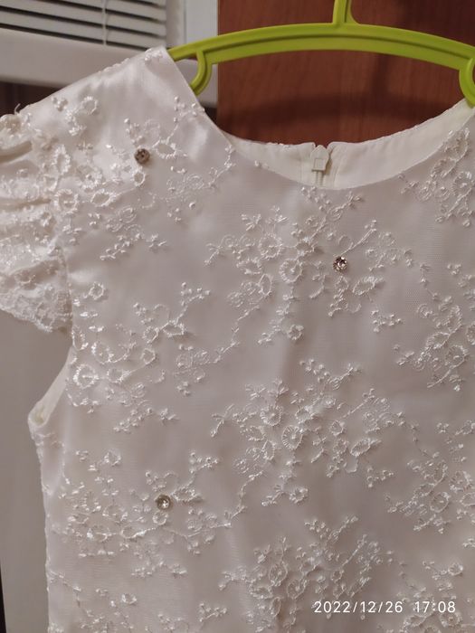 Плаття для дівчинки,біле,святкове,на 5-6 років