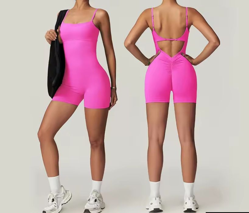 Костюм для спорту