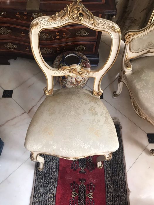 Mobiliario Louis XV em estado impecável