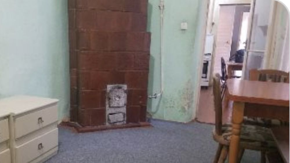 Продам стол и 2 стула.