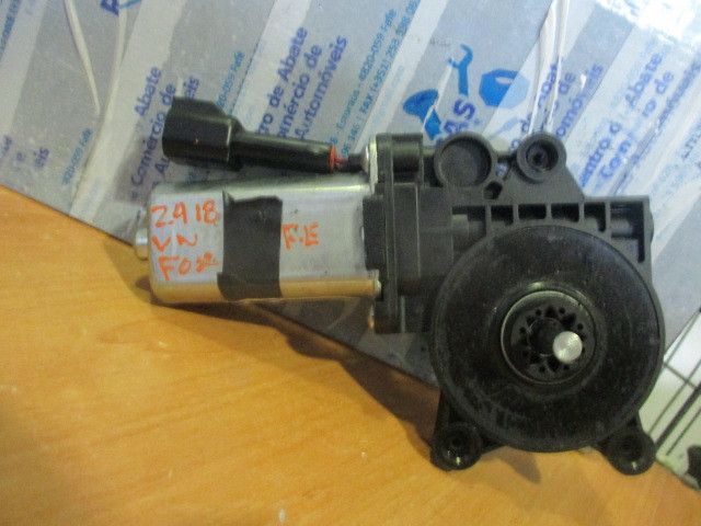 Motor vidro frente esquerdo VOLKSWAGEN Fox (5Z1, 5Z3, 5Z4)