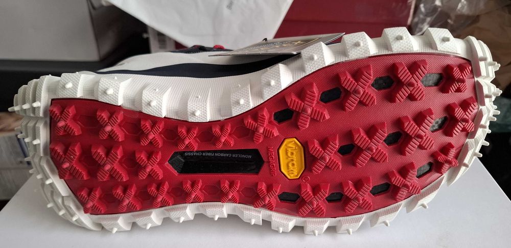 Sneakers novos branco/azul Moncler 40
