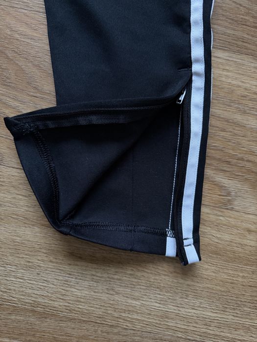 Оригінальні штани adidas з лампасами