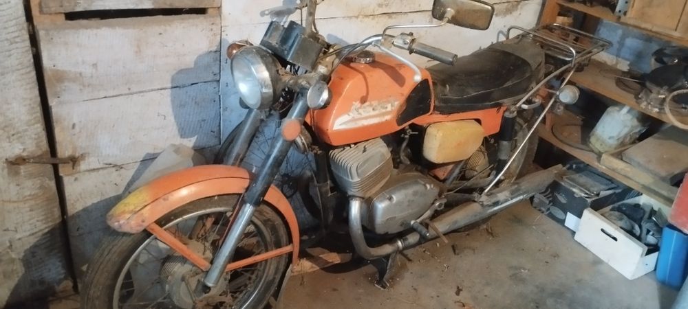 Продам мотоцикл чезета.