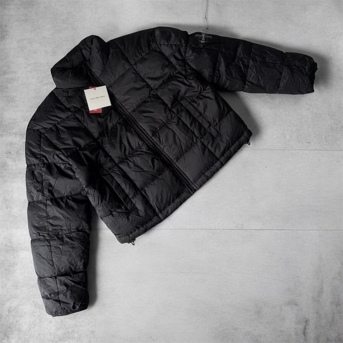 Курточка  Calvin Klein  М