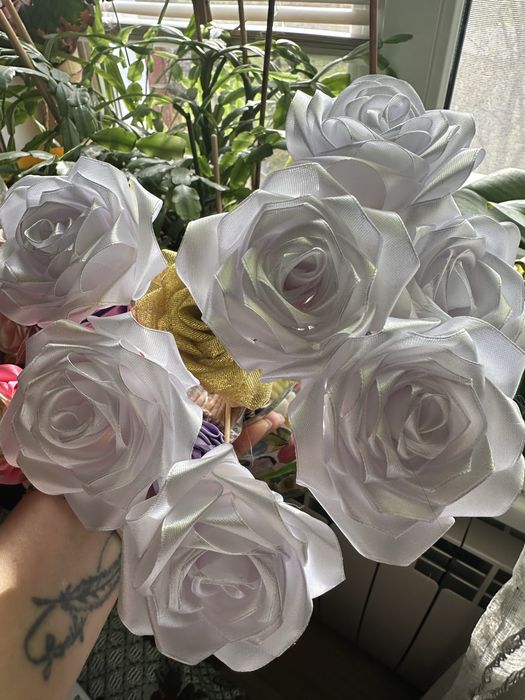 Квіти з атласної стрічки