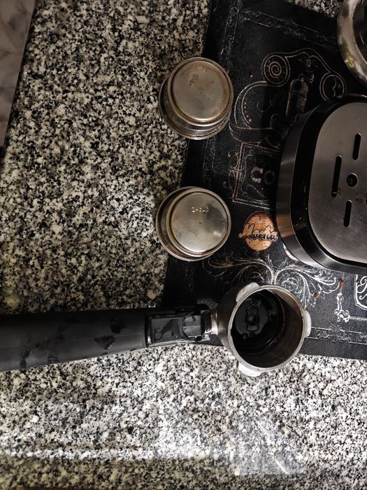 Máquina de café Cecotec Cafelizzia