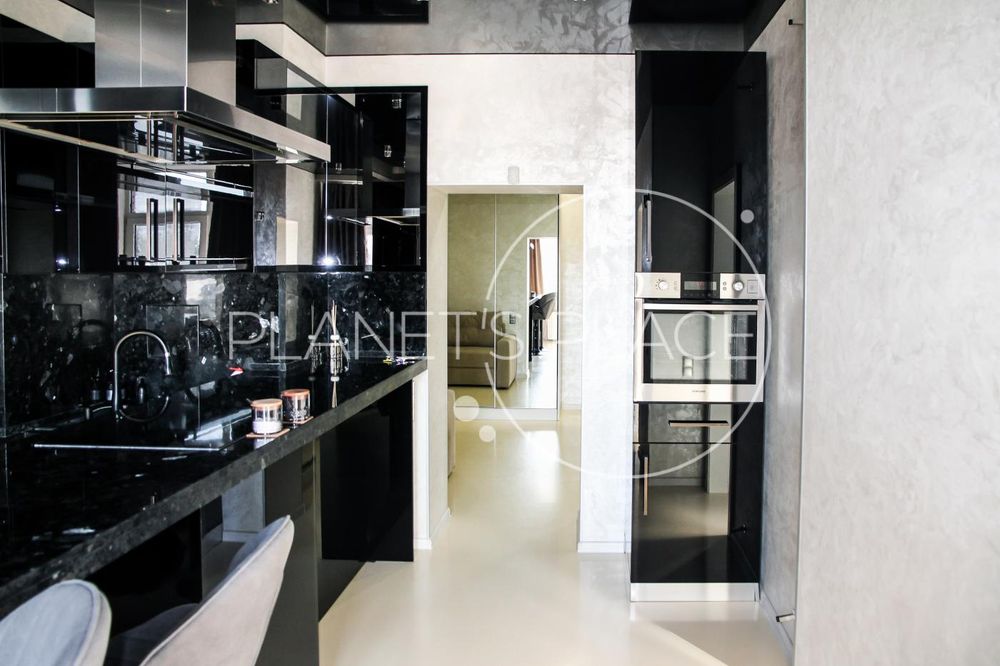 Продам 1к квартиру бульвар Лесі Українки 7А