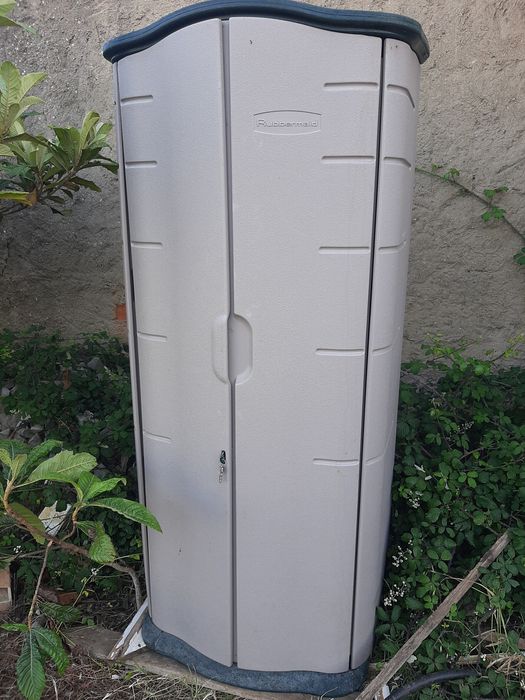 Móvel Rubbermaid altura 2 mit.×0,60×0.45.
Móvel em bom estado.