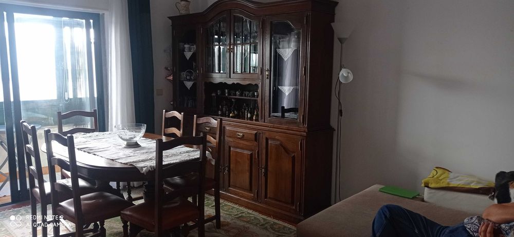 Móvel de sala + mesa 6 cadeiras