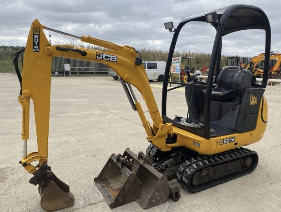 Jcb 8014 em bom estado