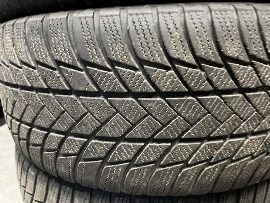 4x235/45/20 zimowe bridgestone 2021r