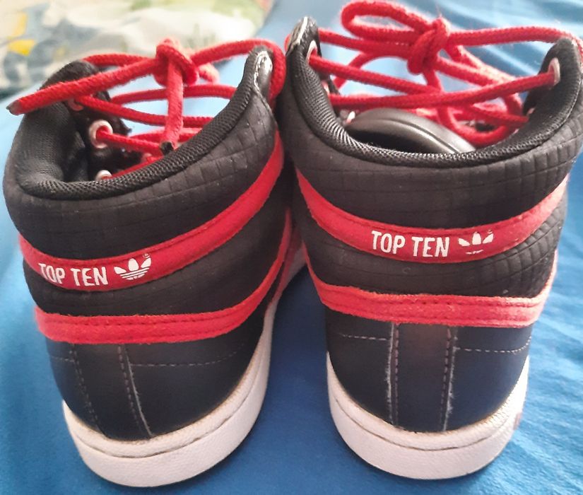 Buty adidas sneakersy wiosenne jesienne przejsciowe sportowe r 32 jesi