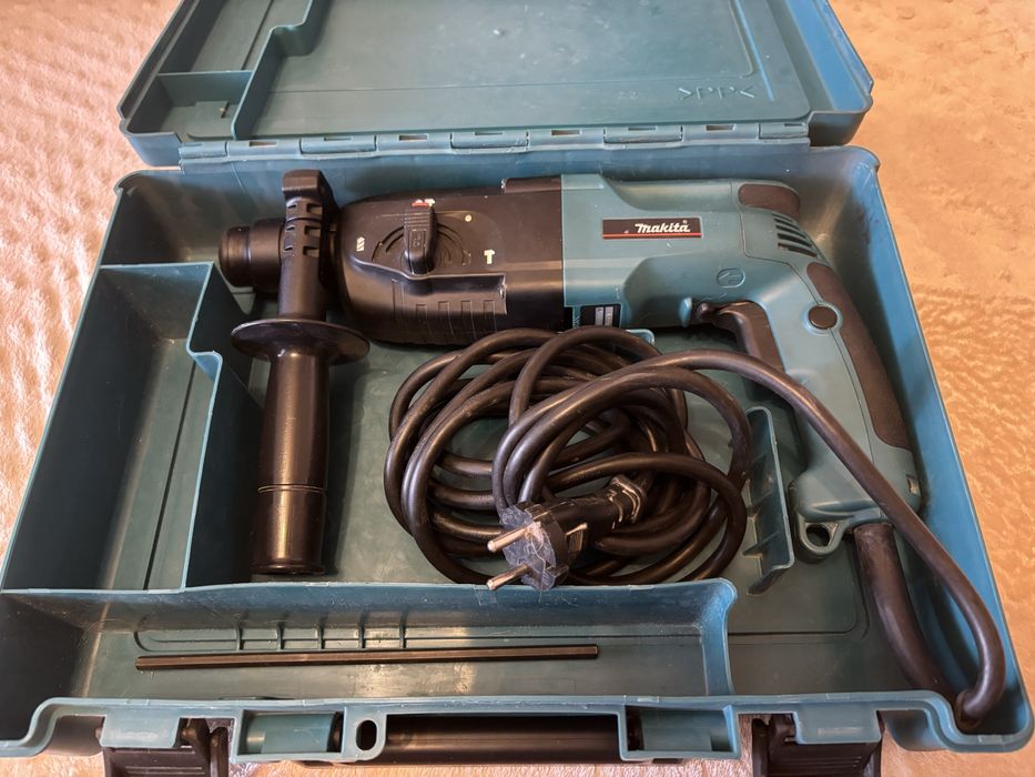 Перфоратор Makita HR 2450