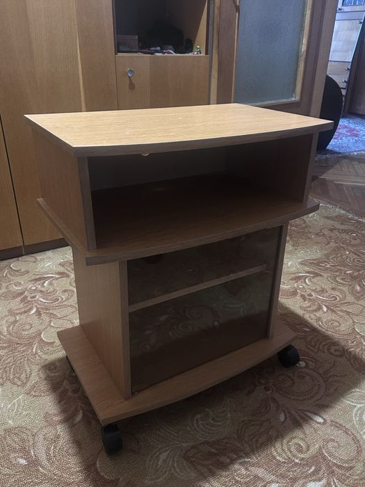 Тумбочка під телевізор (нарди в подарунок)