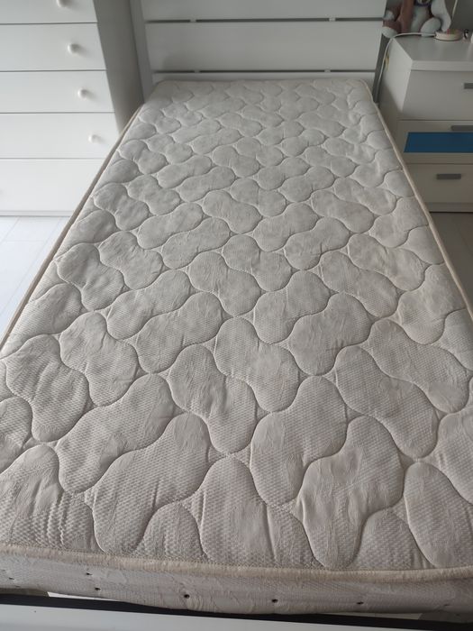 Cama de solteiro 90*200