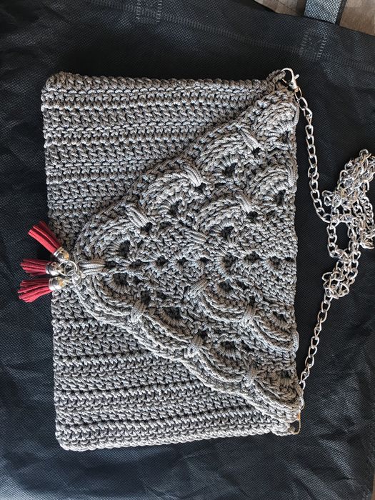 Mala / Pochette artesanal em crochet.