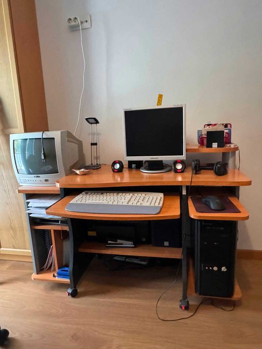 Mesa e computador