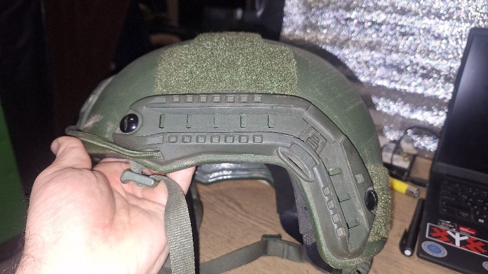 Шолом. . .     . .