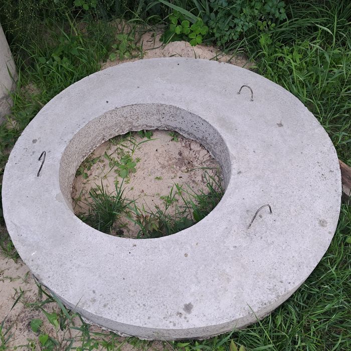 Продам кільце бетонне 1м, 1.5м. Є нові і Б/у, є кришки. Гнучка цінова