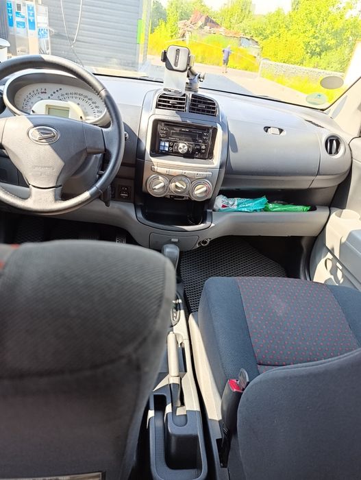 Авто дайхатсу сіріон 2009 автомат