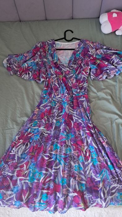 Sukienka Okee rękaw klosz