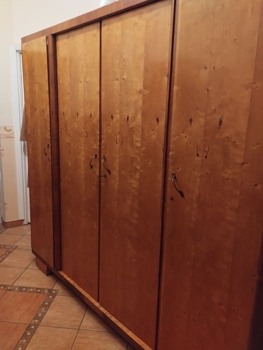 Szafa ubraniowa stara z duszą