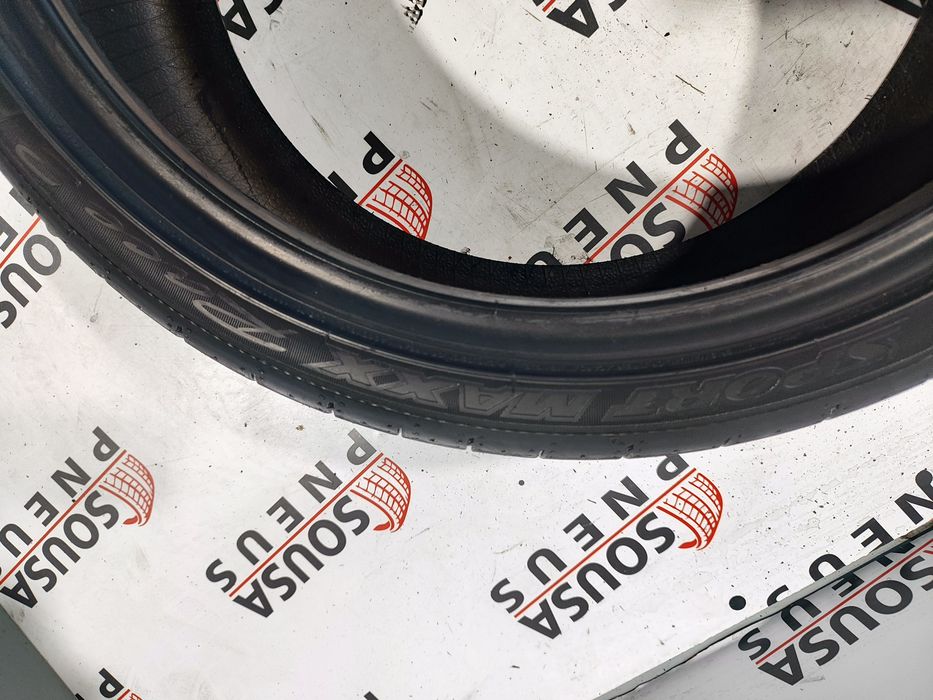 2 pneus semi novos 245-35R20 Dunlop - Oferta dos Portes