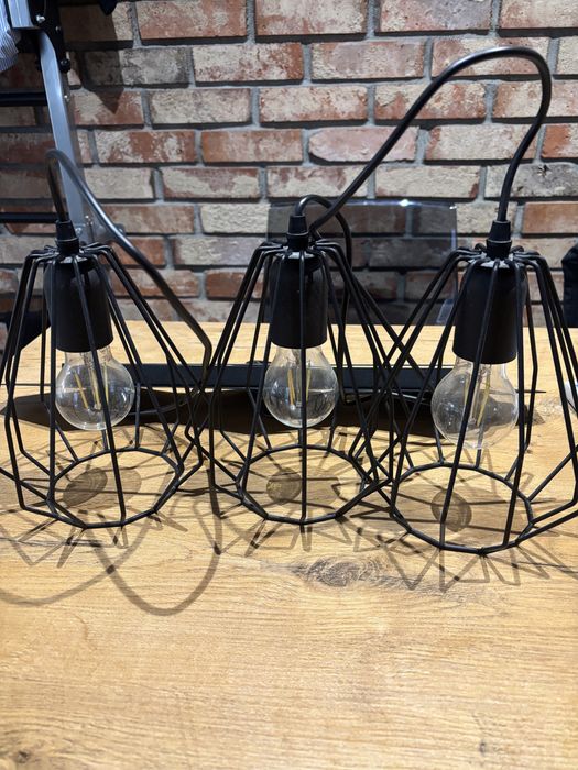 Lampa wiszaca mocowanie do sufitu