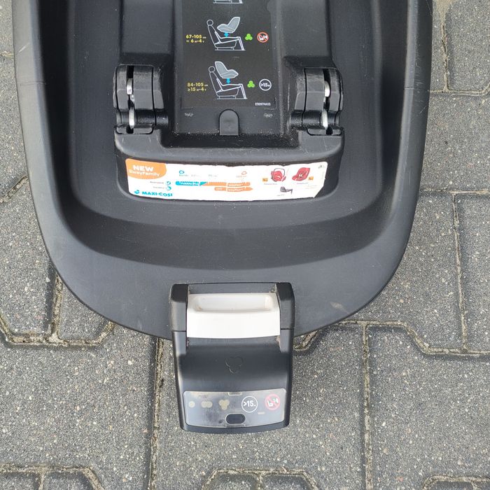 fotelik maxi Cosi pebblePlus + baza ISOFIX 2 WayFix