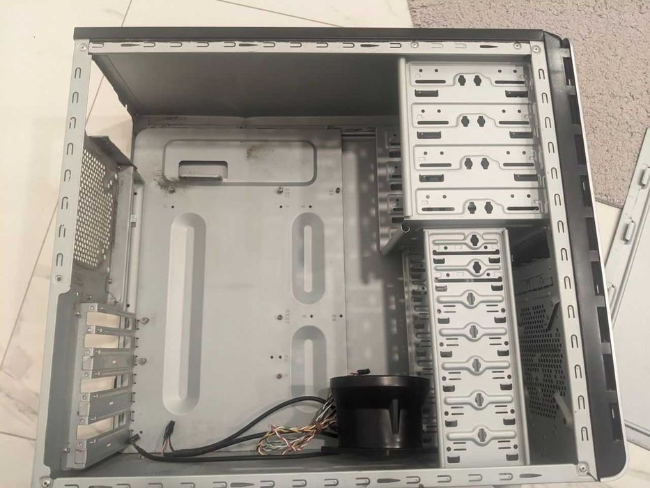 Міні корпус, великий корпус