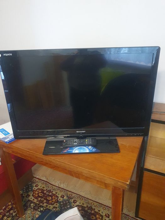 Telewizor marki sharp