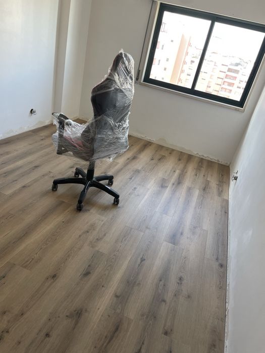 Instalação de pavimento flutuante e vinilico