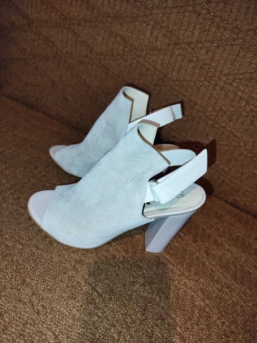 Sandały beżowe Sala r. 36