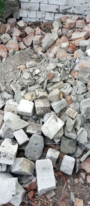 Кирпич і шлакоблок битий