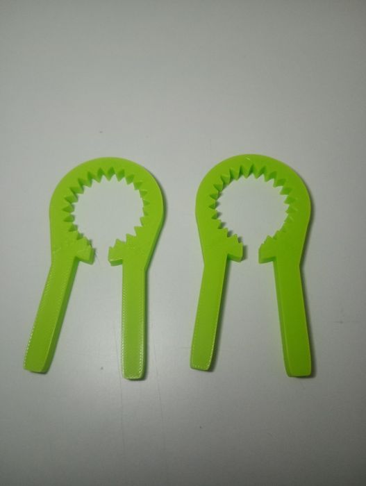 Otwieracze do butelek PET