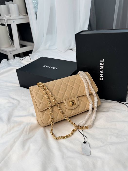 Сумка Chanel Classic Flap 25 Caviar Hardware бежева