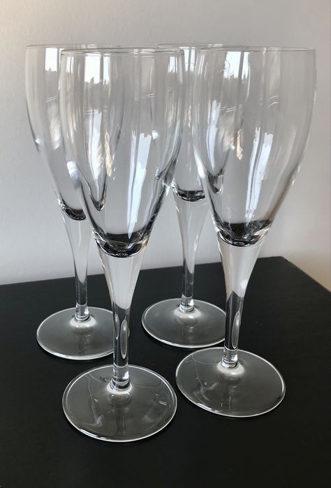Conjunto de quatro copos de champanhe (novos)