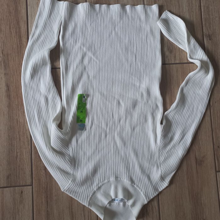 Nowa- firmowa  bluza  damska-M