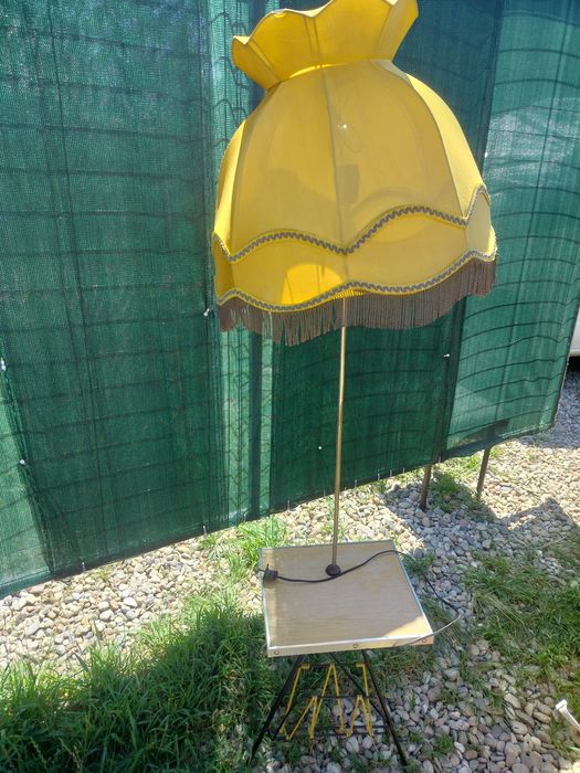 Lampa stojąca retro