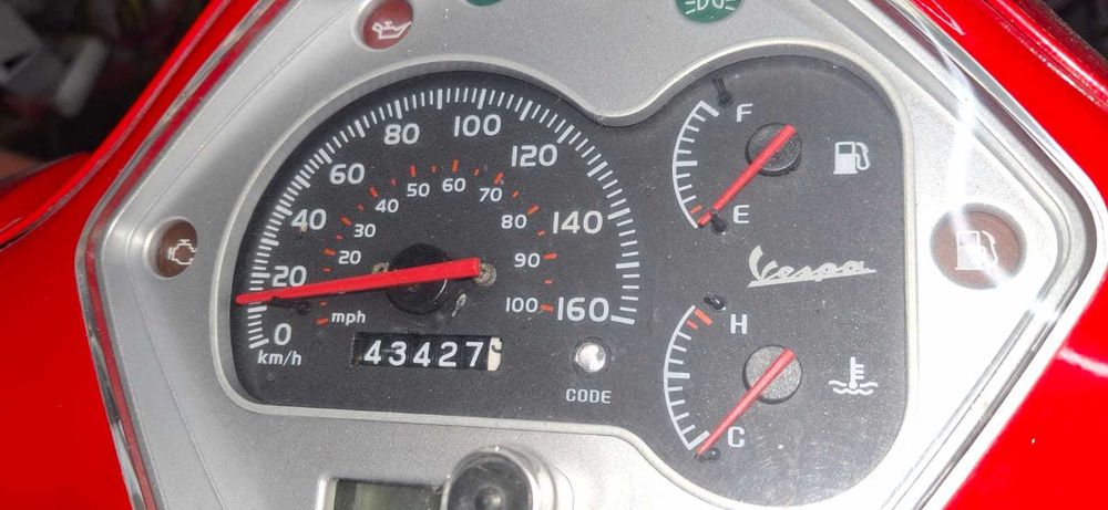 Piaggio Vespa GTS Super 125