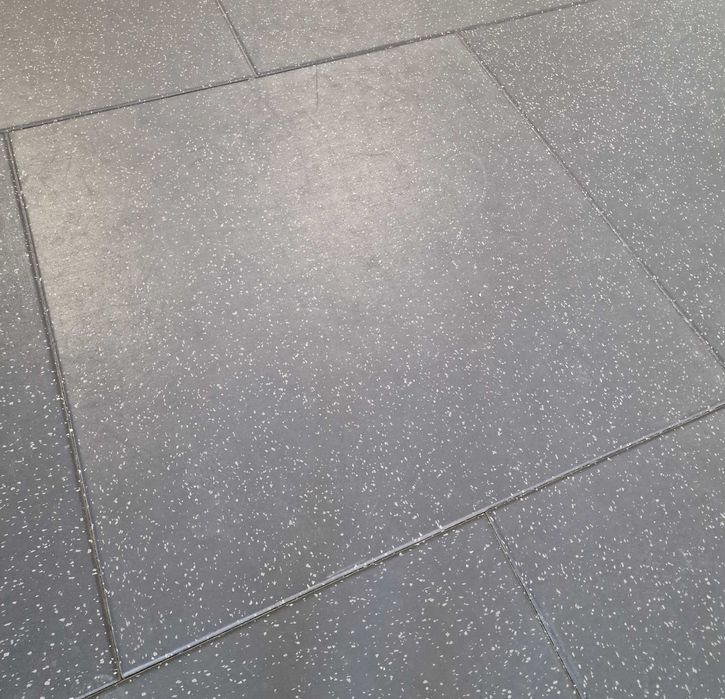 Piso de Borracha para Ginásio Liso – 100x100 cm – 15 mm – Usado