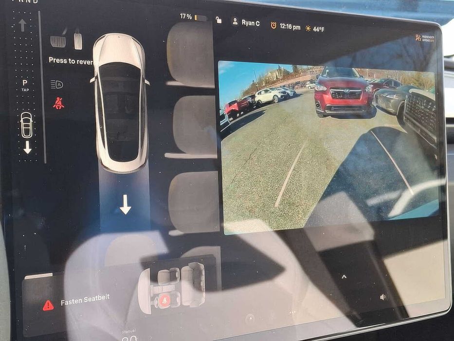 Tesla Model 3      2024