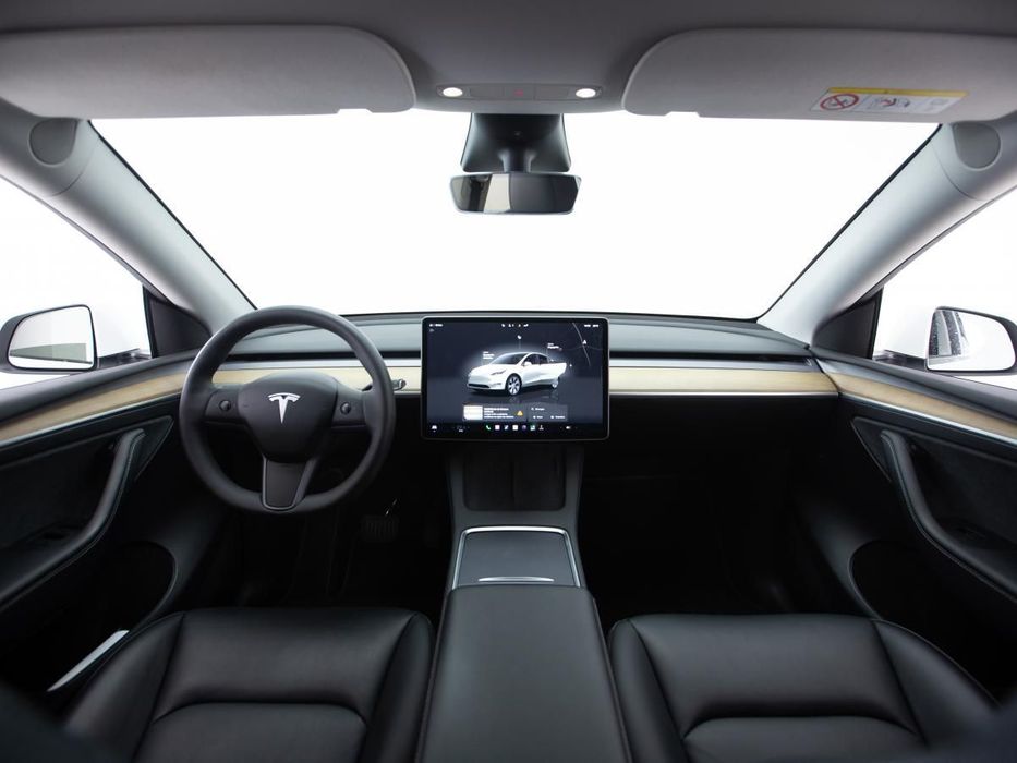 Tesla Model Y RWD